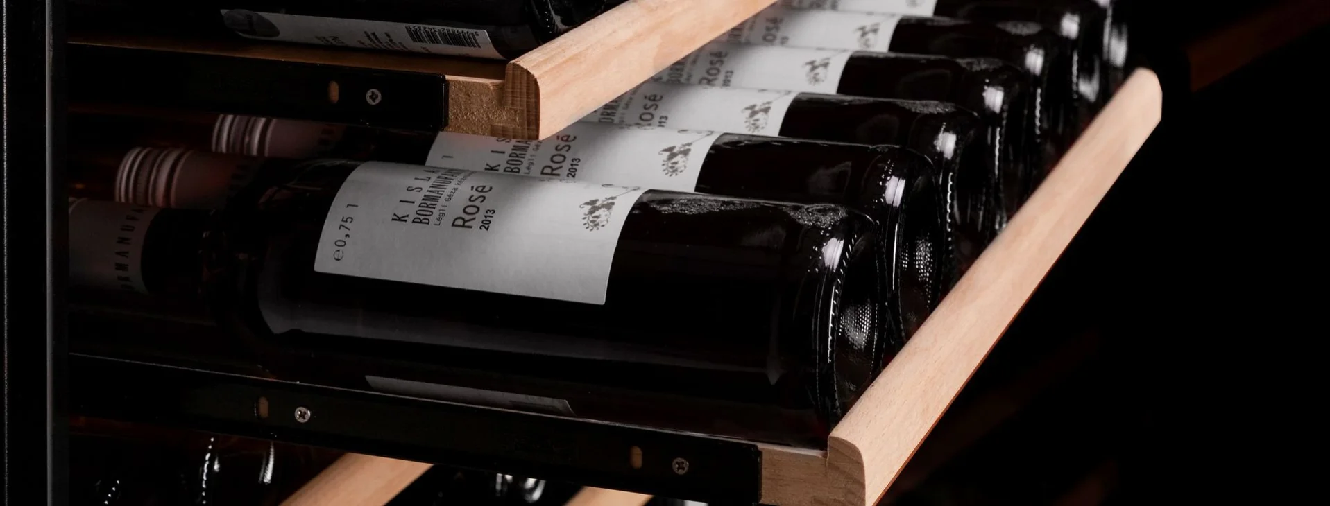 RAFTURI TELESCOPICE DIN LEMN